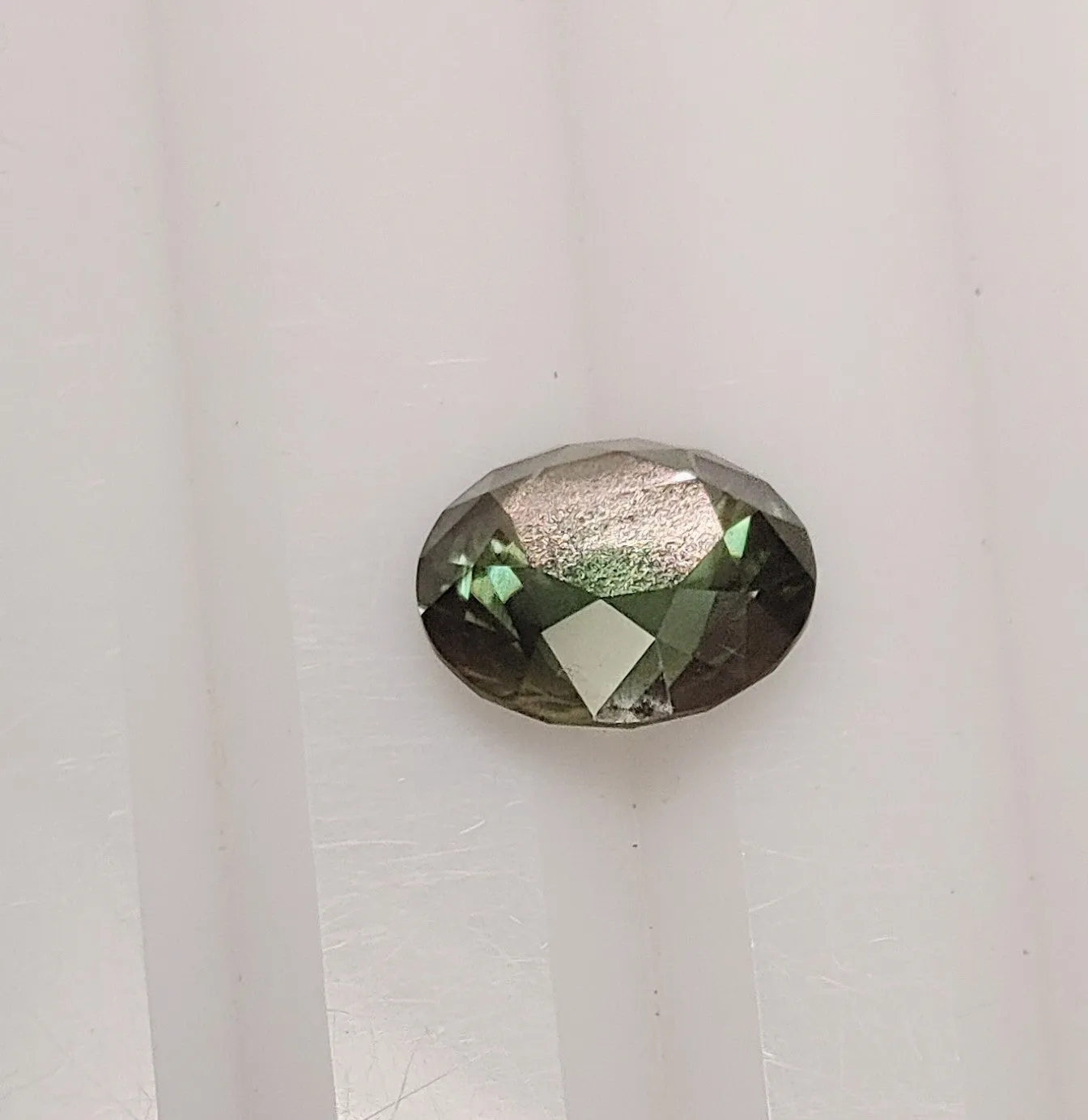 Oregon Sunstone Gem-Green Schiller-4.13ct-10.8mm