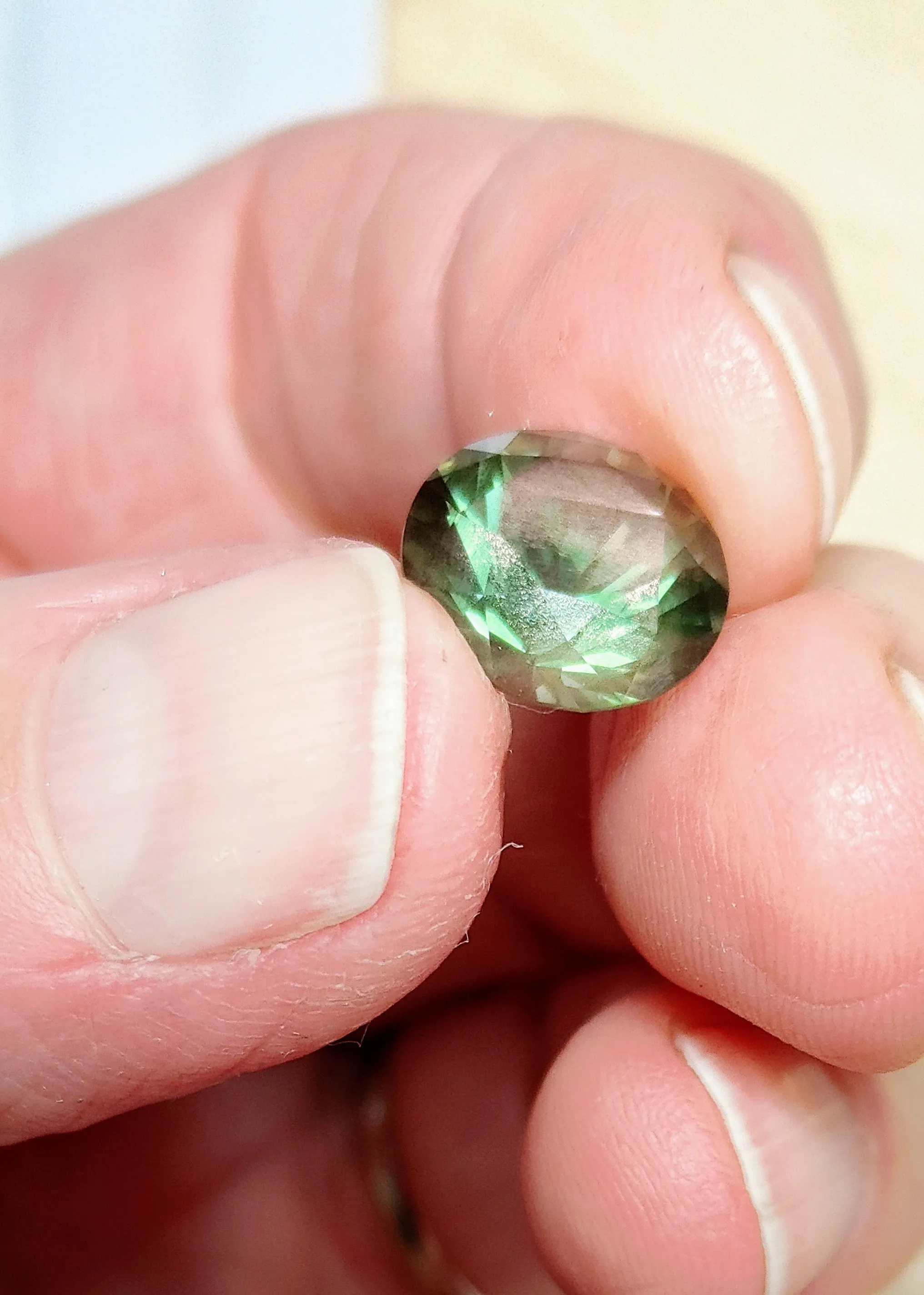 Oregon Sunstone Gem-Green Schiller-4.13ct-10.8mm